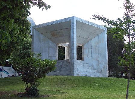 Ngày Hiến pháp -  Ngày lễ quốc gia ở nhiều nước